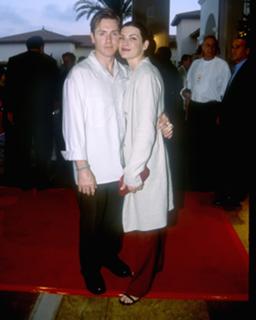 Julianna Margulies feet photo thumbnail