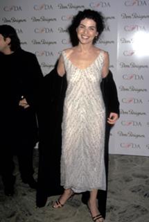 Julianna Margulies feet photo thumbnail