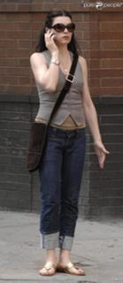 Julianna Margulies feet photo thumbnail