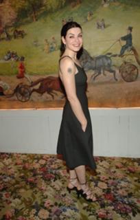 Julianna Margulies feet photo thumbnail