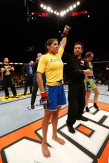 Julianna Peña feet photo thumbnail