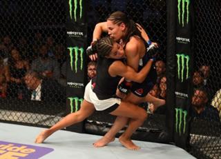 Julianna Peña feet photo thumbnail