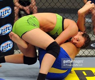 Julianna Peña feet photo thumbnail
