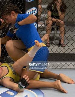 Julianna Peña feet photo thumbnail
