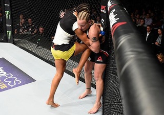 Julianna Peña feet photo thumbnail