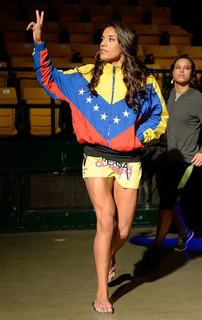 Julianna Peña feet photo thumbnail