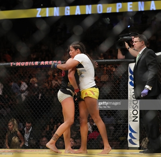 Julianna Peña feet photo thumbnail