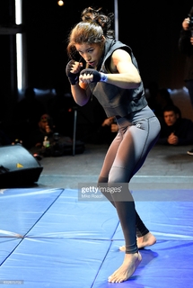 Julianna Peña feet photo thumbnail