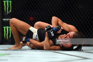 Julianna Peña feet photo thumbnail