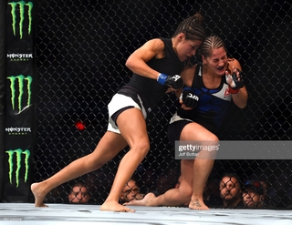 Julianna Peña feet photo thumbnail