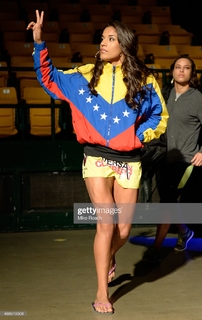 Julianna Peña feet photo thumbnail