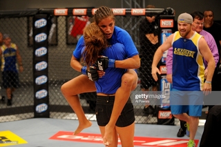Julianna Peña feet photo thumbnail