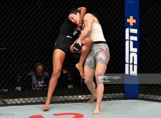 Julianna Peña feet photo thumbnail
