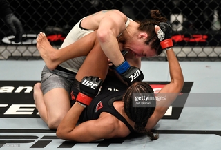 Julianna Peña feet photo thumbnail