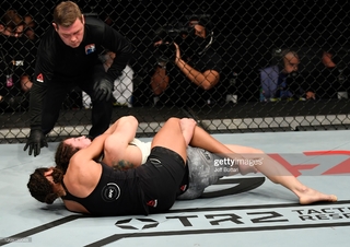 Julianna Peña feet photo thumbnail
