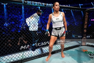 Julianna Peña feet photo thumbnail