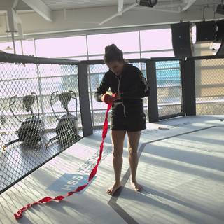 Julianna Peña feet photo thumbnail