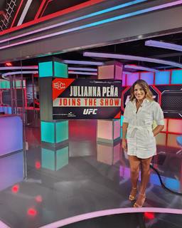 Julianna Peña feet photo thumbnail