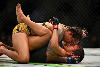 Julianna Peña feet photo thumbnail