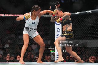 Julianna Peña feet photo thumbnail