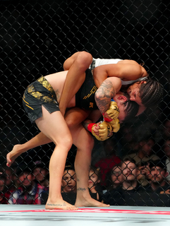 Julianna Peña feet photo thumbnail