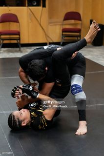 Julianna Peña feet photo thumbnail