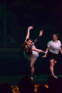 Julianna Rose Mauriello feet photo thumbnail