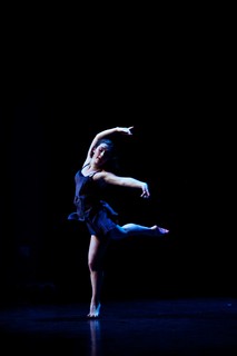 Julianna Rose Mauriello feet photo thumbnail