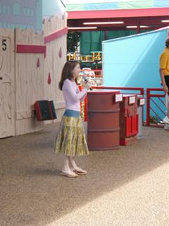 Julianna Rose Mauriello feet photo thumbnail