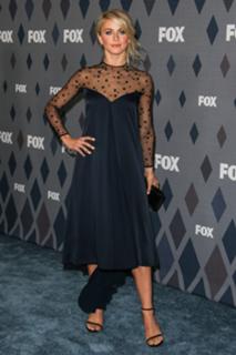 Julianne Hough feet photo thumbnail