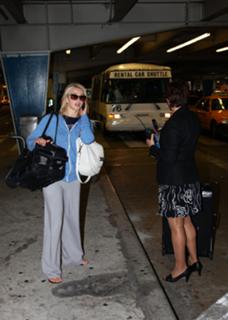 Julianne Hough feet photo thumbnail