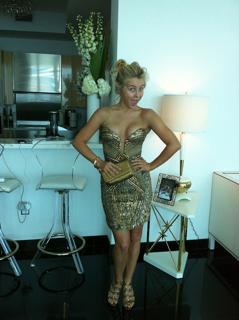 Julianne Hough feet photo thumbnail
