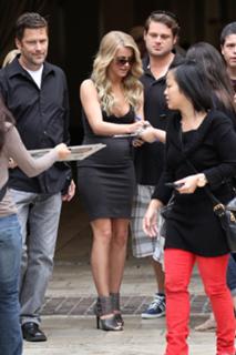 Julianne Hough feet photo thumbnail