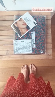 Julianne Hough feet photo thumbnail