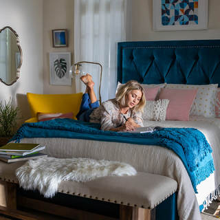 Julianne Hough feet photo thumbnail