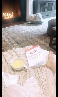 Julianne Hough feet photo thumbnail