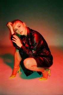 Julianne Hough feet photo thumbnail