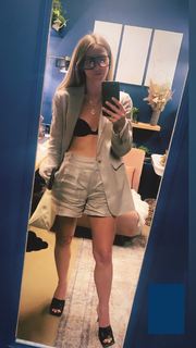 Julianne Hough feet photo thumbnail