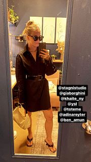 Julianne Hough feet photo thumbnail