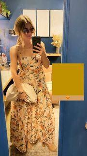 Julianne Hough feet photo thumbnail