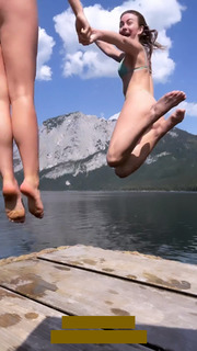 Julianne Hough feet photo thumbnail
