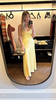 Julianne Hough feet photo thumbnail