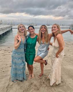 Julianne Hough feet photo thumbnail