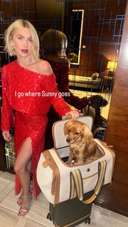 Julianne Hough feet photo thumbnail