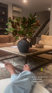 Julianne Hough feet photo thumbnail