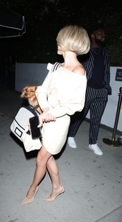 Julianne Hough feet photo thumbnail