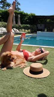 Julianne Hough feet photo thumbnail