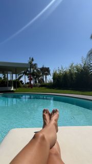 Julianne Hough feet photo thumbnail