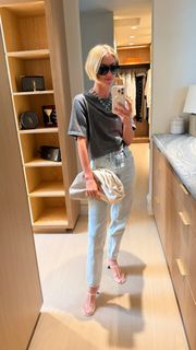 Julianne Hough feet photo thumbnail