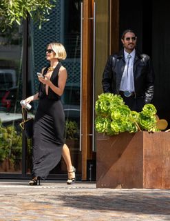 Julianne Hough feet photo thumbnail